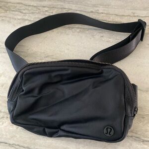 Lululemon belt bag